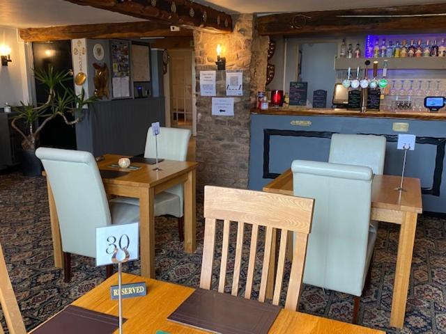 The Thelbridge Cross Inn Crediton Exterior foto